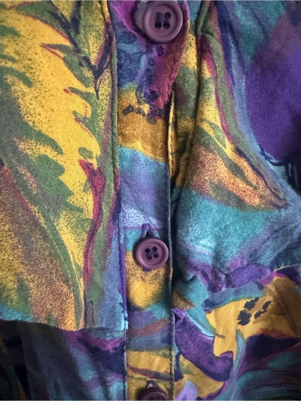 Fun & flattering Floral Ruffle Button-Front Women's Top - Picture 3 of 4